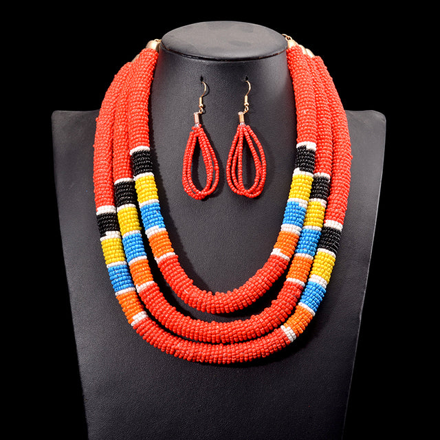"L'élégance intemporelle des bijoux et vêtements traditionnels chez Black Azaré
